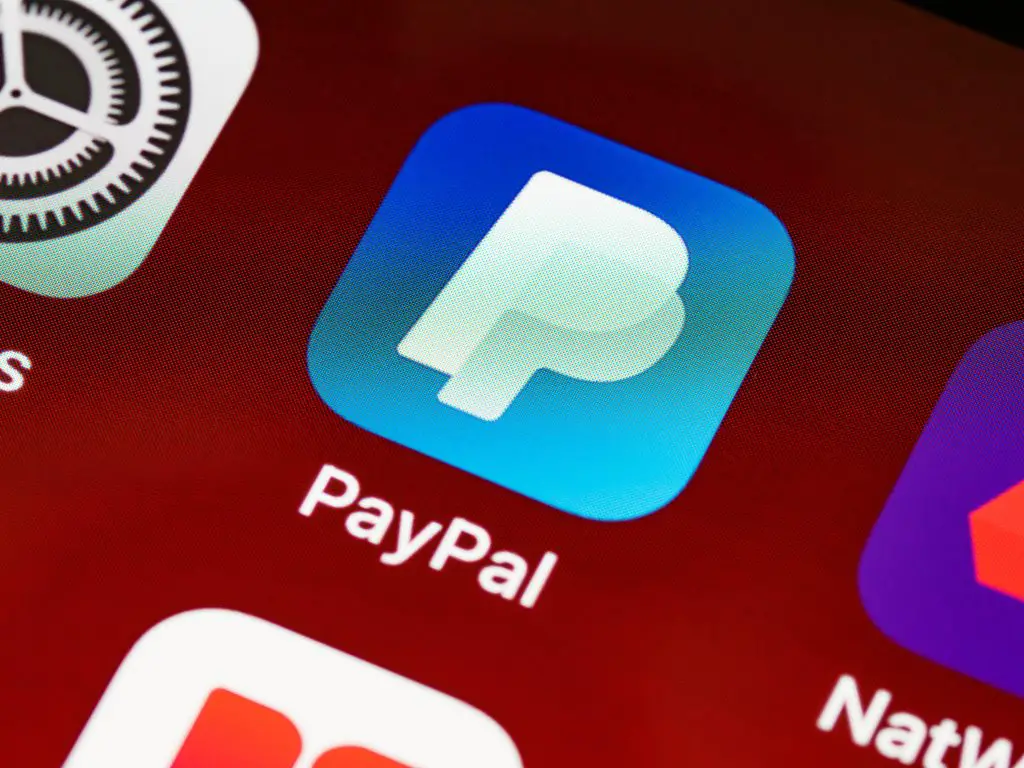 Does Dubai use PayPal