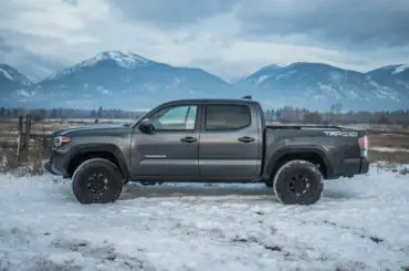 toyota tacoma in snow